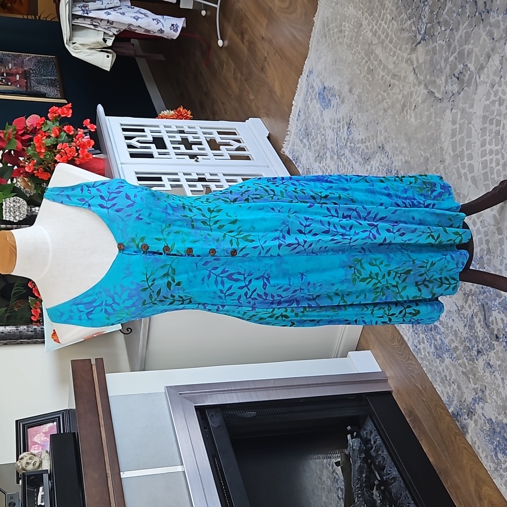 SALE Sleeveless summer dress From Hawaii. Beautiful blue with purple. Small